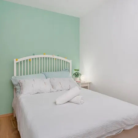 1 Bedroom Cozy In