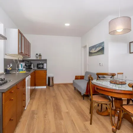 1 Bedroom Cozy In بيت للعطل Lukezi