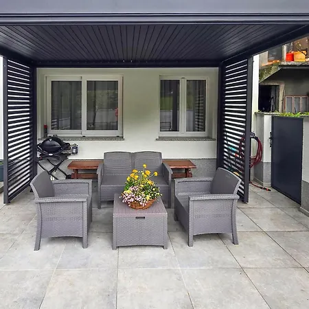 بيت للعطل 1 Bedroom Cozy In Lukezi